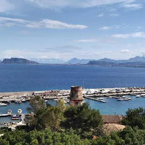 Rineddahouse Panoramico Vista Mare Con Parcheggio Privato Apartment